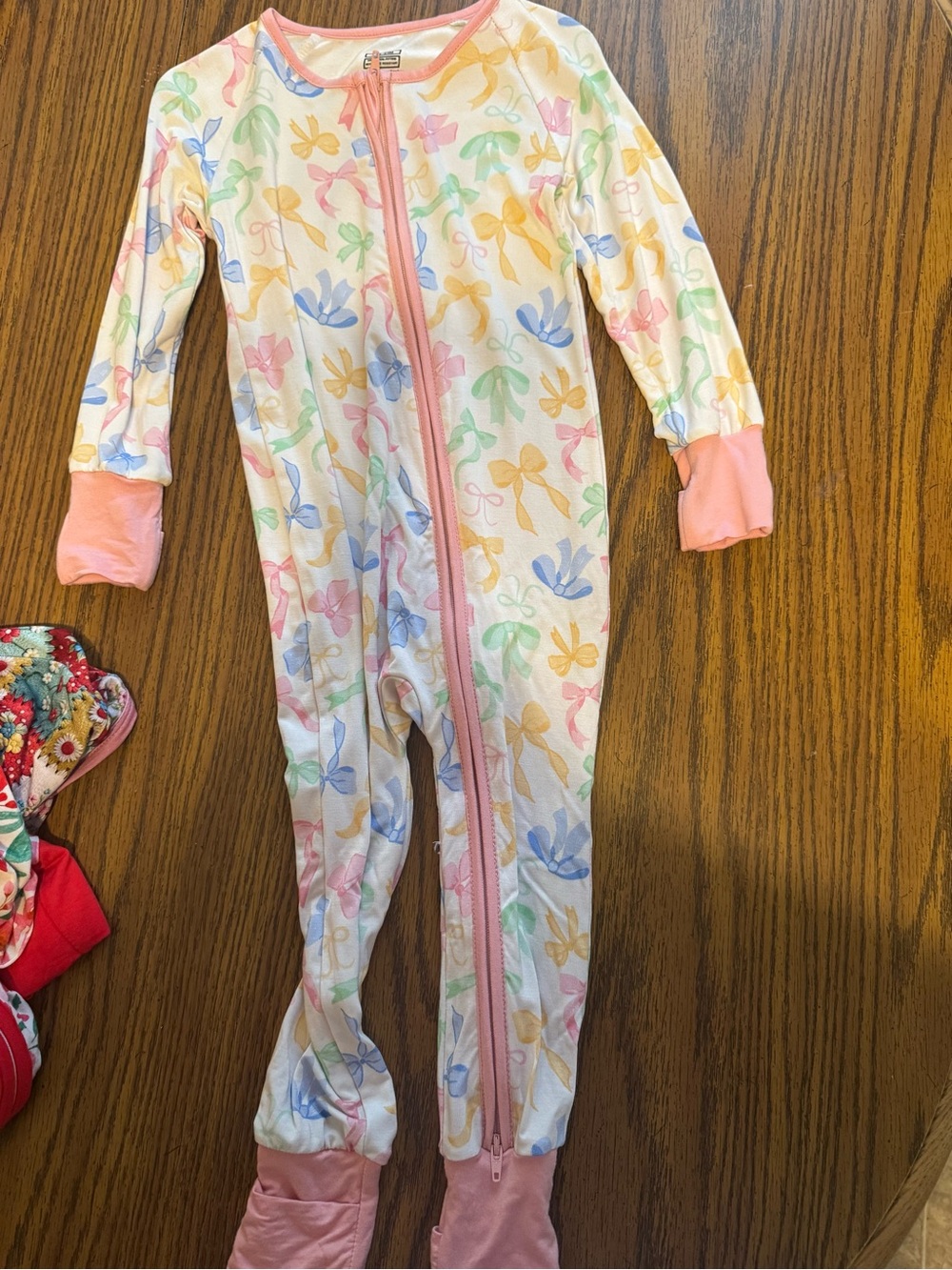 Girls Pink Bow-Print Footed One-Piece Pajamas bamboo